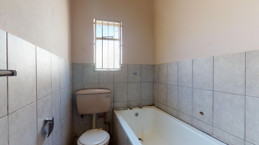 6 Bedroom Property for Sale in North End Eastern Cape